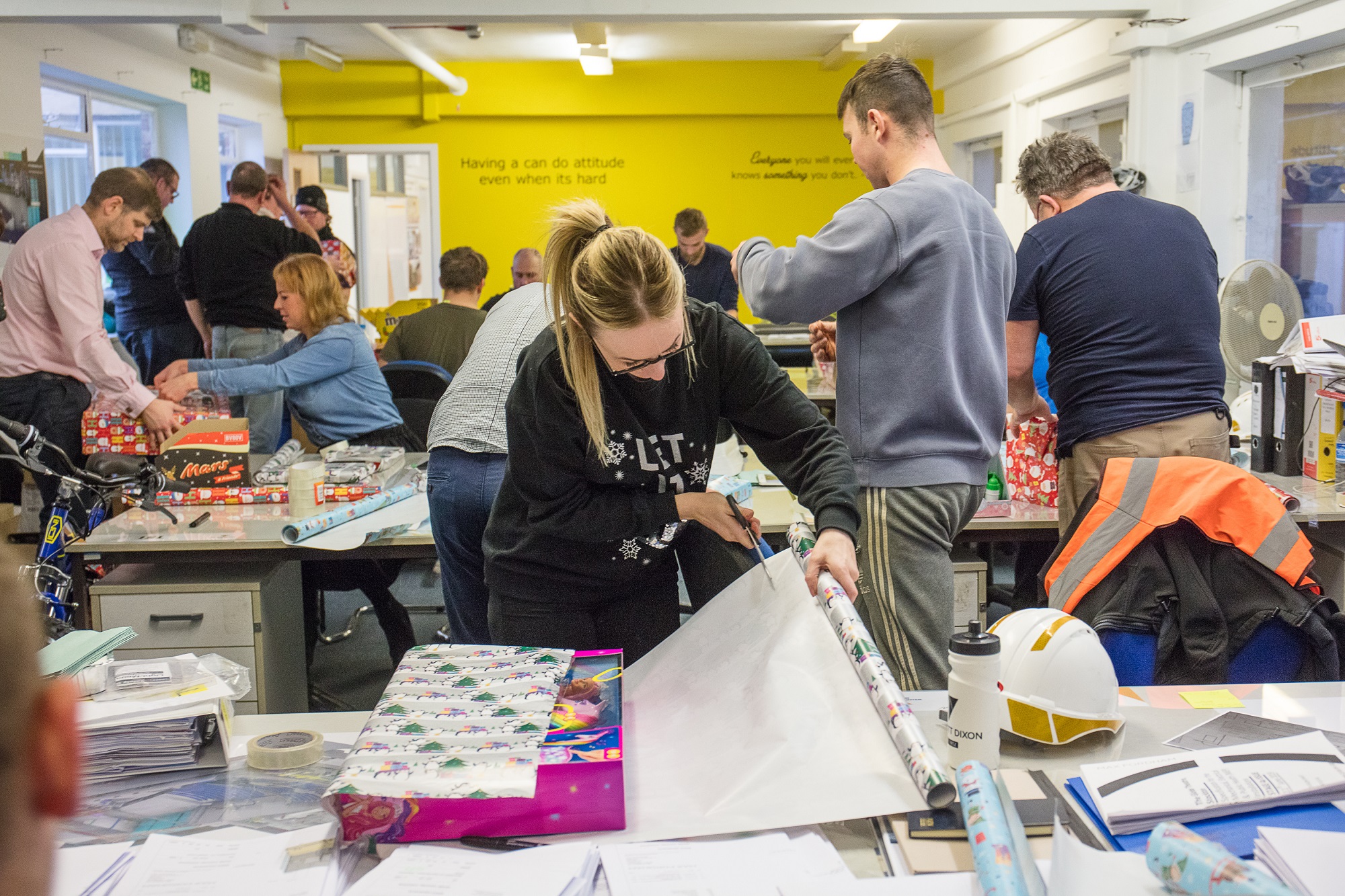 Christmas wrapping at the Globe Theatre 3.jpg