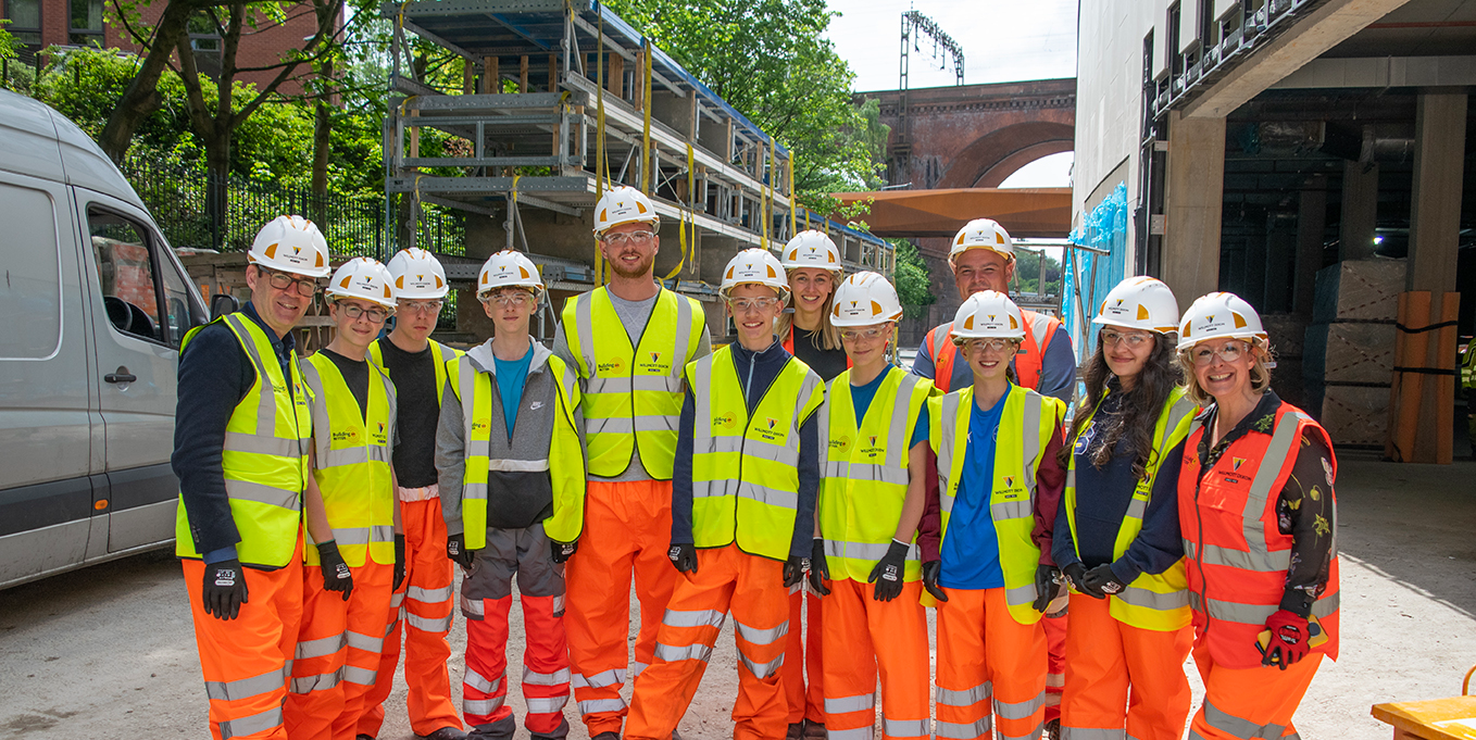 DSC_0128 Andy Burnham and stockport school students 1.jpg