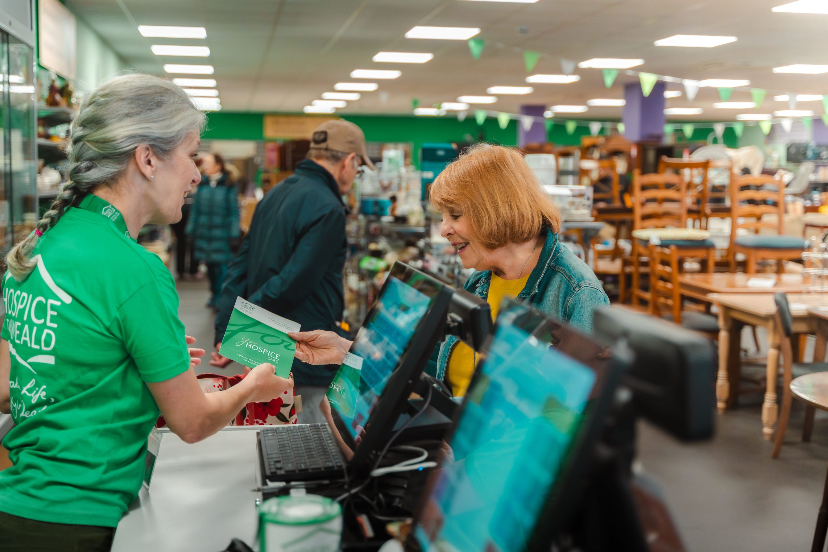 HospiceInTheWealdCharityShop_GMM25-38_low.jpg
