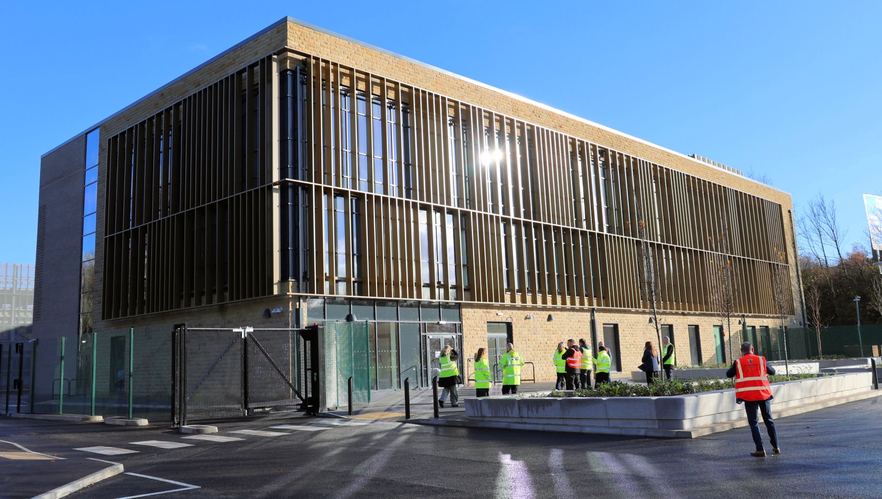 Pendle Pollice handover mid.JPG